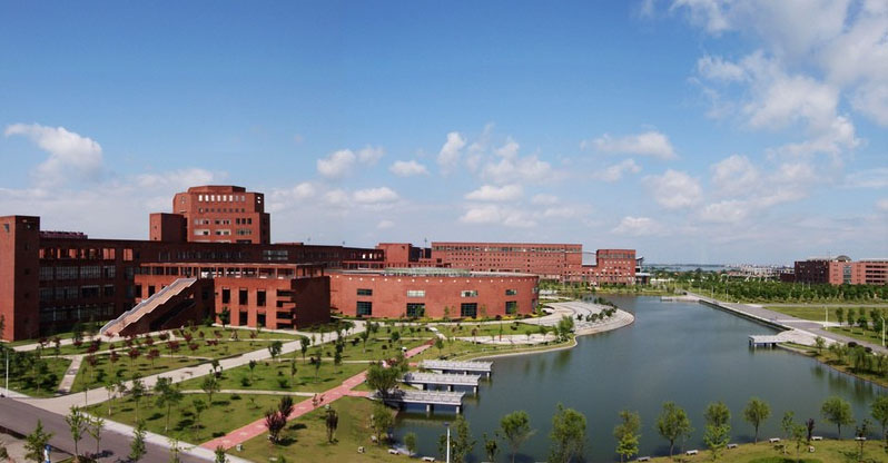 江西師范大學(xué)旭潔洗地機(jī)客戶案例-<a href=http://53308.cn target=_blank class=infotextkey>洗地機(jī)生產(chǎn)廠</a>家